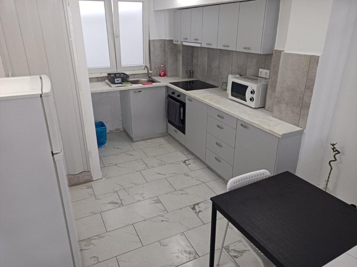 Apartment Dipla Атина Екстериор снимка